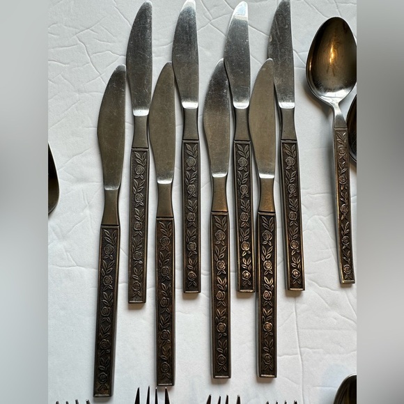 Mexicaly Rose Interpur Japan 40pc Serves 8 Extra 5 Spoons 1 Butter knife Used - Picture 4 of 10